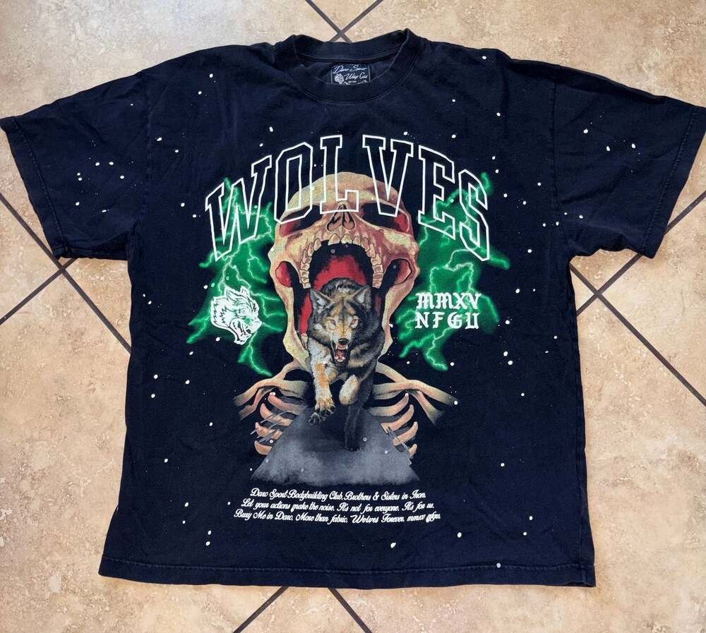 Darc Sport Wolves Club Premium Vintage Collection Graphic Tee Black Size L